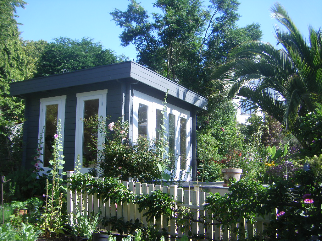 Fantastic quality, low profile flat roof garden log cabin.  High quality double glazed, doors & windows.  Insulated in roof & floor for all year round use. Gallery Image