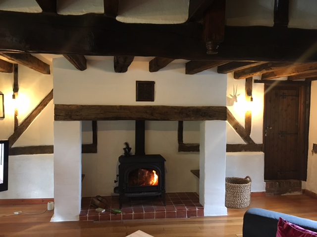 Jotul Wood Buring F500 clear door in inglenook
 Gallery Image