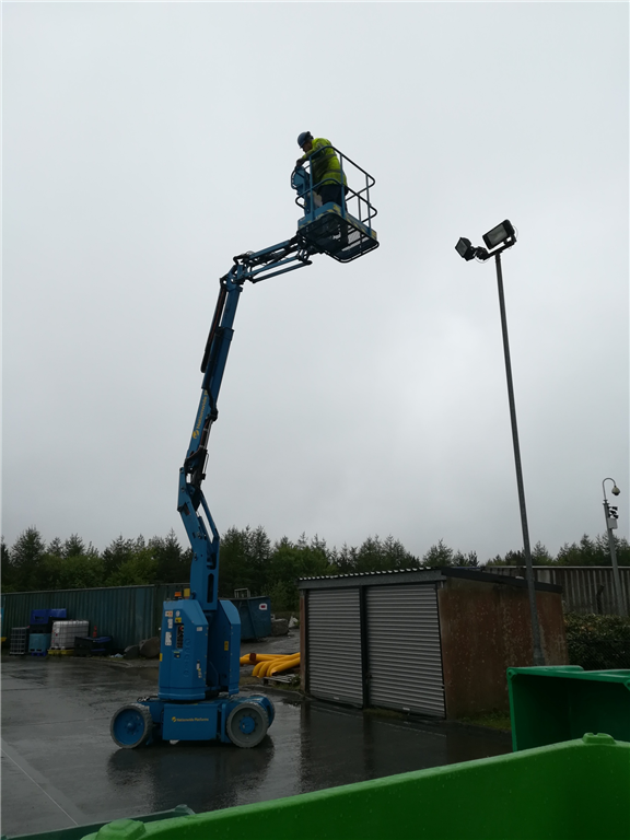 3B Articulated Boom AKA Cherry Picker training, we offer a wide range of Working at Height qualifications. Gallery Image